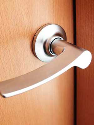 Instalación de pomos barcelona